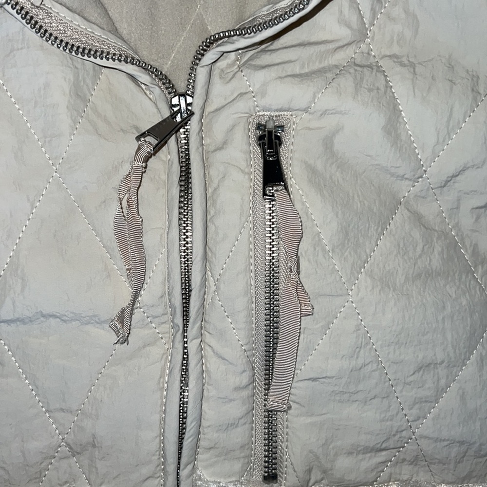Abercrombie vest - Picture 3 of 7